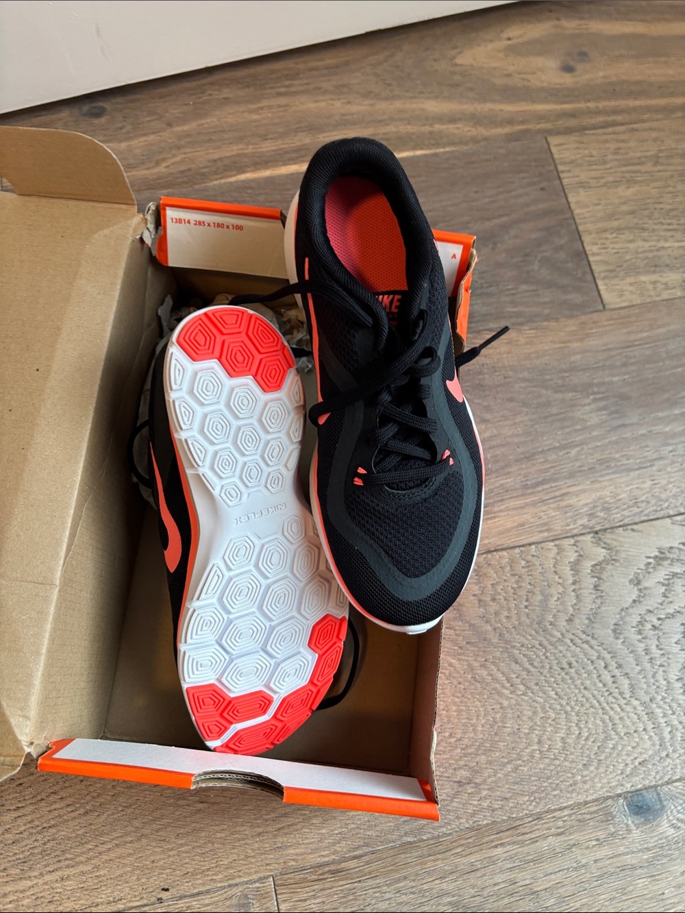 Women’s Nike Flex Trainer Black & Coral Sneakers Size 5